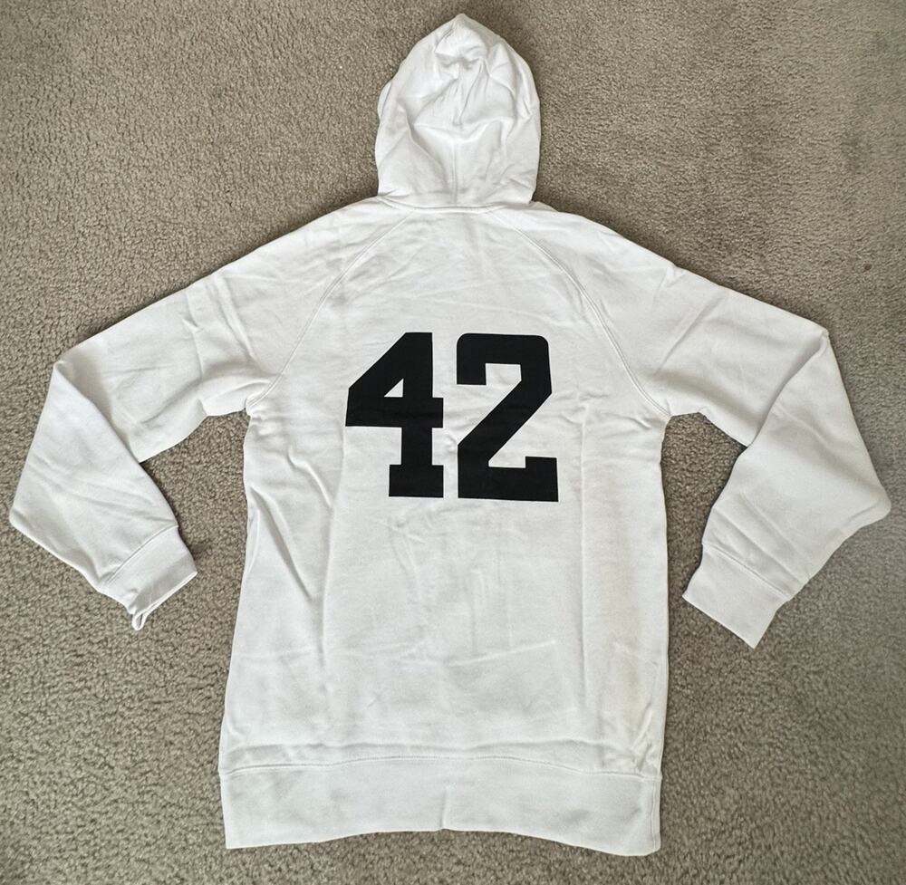 Haus 42 White Pullover Hoodie Men’s Small Graphic Sweatshirt Pocket Streetwear